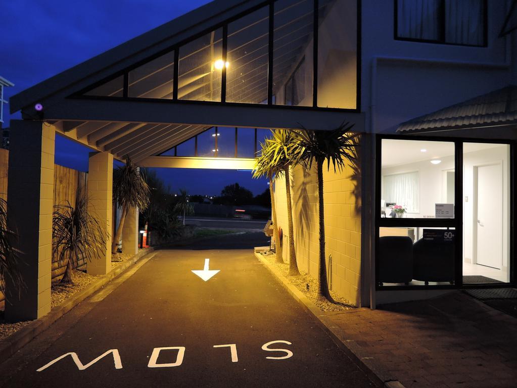 Anzac Court Motel Auckland Exterior photo